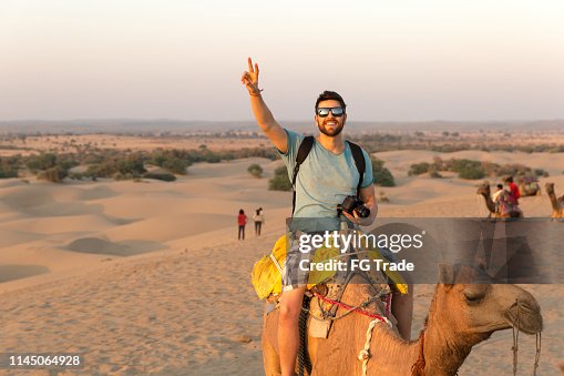 Camel Riding à Matrouh : Une expérience inoubliable à travers le désert - Prendre des photos mémorables